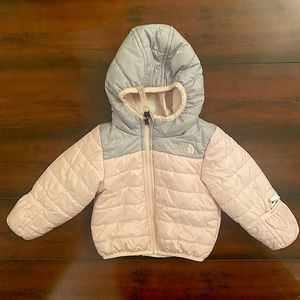 The North Face Reversible Infant Jacket Pink size 6-12 months